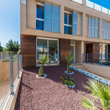 Semi Detached Right Side Ferienhaus *